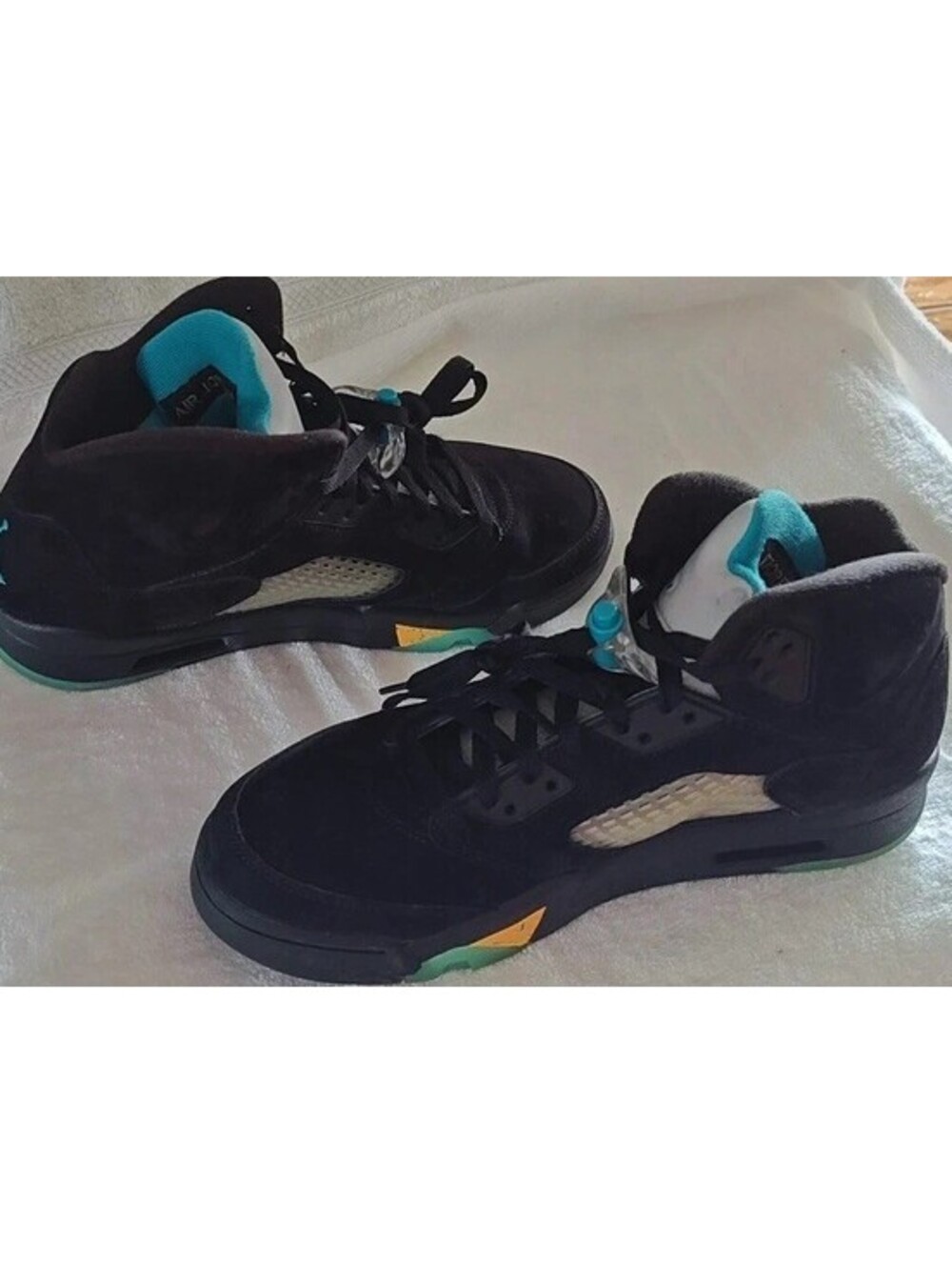 Size -10 Jordan 5 Retro Mid Aqua